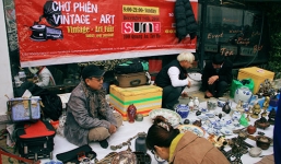Chủ nhật này, đi chợ phiên đồ cũ ở Hà Nội