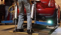 Choáng với bộ giáp Iron Man ngoài đời thực có sức mạnh kinh ngạc