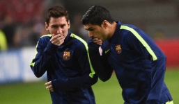 Bắt chước Messi - Suarez, cầu thủ Zimbabwe đá hỏng 11 mét