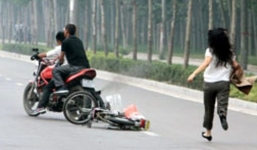 Con gái của Phó Chủ tịch huyện bị cướp tấn công trên đường về nhà