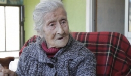 Cụ bà 91 tuổi mang thai trong 60 năm mà không biết