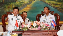 Campuachia muốn có hai tàu chiến Trung Quốc để không bị coi thường