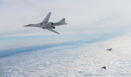 Công bố khoảnh khắc chạm mặt của T-160 Nga và chiến đấu cơ Pháp