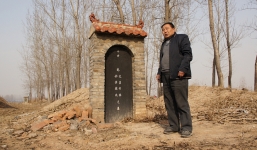 Video: Đào trộm xác phụ nữ để làm 'đám cưới ma'