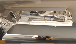 Video: F-22 Raptor phô diễn ngoại hình, vũ khí và động cơ siêu việt