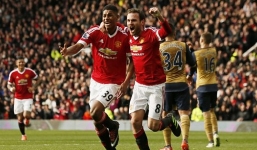 Man Utd 3-2 Arsenal: Rực cháy cùng Rashford - video bàn thắng