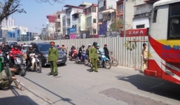 Tai nạn giao thông, nam thanh niên bị cuốn vào gầm xe buýt