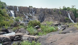 Tắm ở thác Pongour, một du khách nước ngoài tử nạn