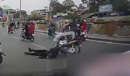 Nam thanh niên không đội mũ bảo hiểm, tông ngã CSCĐ, bỏ xe tháo chạy