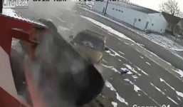 Video: Người đàn ông bị sốc tiểu đường, gây ra tai nạn kinh hoàng