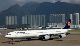 Bé gái 9 tuổi đột tử, máy bay hạ cánh khẩn cấp