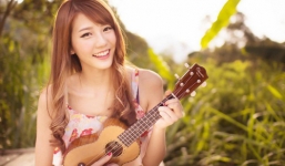 Hot girl xinh đẹp hàng đầu Malaysia đến Việt Nam quay MV