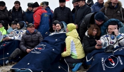 Tàu vũ trụ mang phi hành gia trở về Trái đất thành công