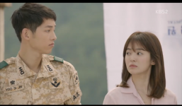 'Hậu Duệ Mặt Trời' tập 4: Song Joong Ki bất ngờ hôn Song Hye Kyo đầy ngọt ngào