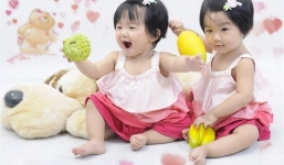 Hai bé sinh đôi không cùng cha ở Hòa Bình gây xôn xao