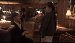 Màn cầu hôn lãng mạn của cặp đôi Sài Gòn yêu nhau 7 năm