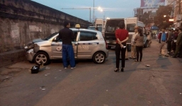 Hà Nội: Taxi điên đâm hai bà cháu thương vong