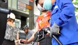 Ngày 4/3, giá xăng giữ nguyên mức cũ dưới 14.000 đồng/lít