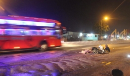 Tai nạn giao thông, người đàn ông gào khóc bên thi thể vợ