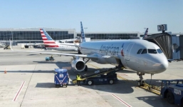 Nam tiếp viên phóng hỏa trên máy bay