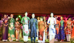 Lễ hội Áo dài 2016 rực rỡ muôn sắc hoa
