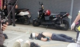 Dùng súng giả cướp súng thật tại Thái Lan