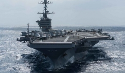 Tàu hải quân Trung Quốc bám sát tàu sân bay Mỹ trên Biển Đông