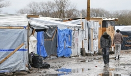 7 bé trai bị cưỡng bức tại trại tị nạn Pháp