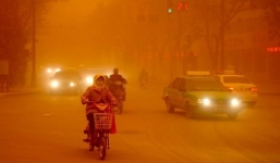 Bão cát kinh hoàng 'nhuộm đỏ' Đông Bắc Trung Quốc