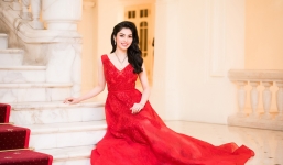 Huyền Sâm lộng lẫy, gợi cảm trong đêm nhạc mừng Quốc tế Phụ nữ 8/3