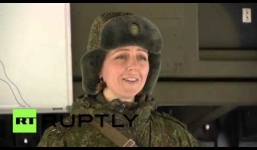 Video: Nữ chỉ huy Nga huấn luyện tiểu đoàn toàn nam ngay trước 8/3