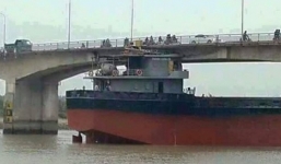 Phó Thủ tướng yêu cầu làm rõ nguyên nhân vụ tàu đâm va cầu An Thái