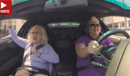 Video cụ bà U70 lái siêu xe Lamborghini gần 10 tỷ dạo phố