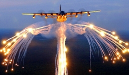 Video: Không quân Nga thiêu hủy kho dầu của khủng bố al-Nusra