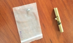 Vụ cô gái nghịch súng làm chết người: Bắt giữ bạn trai của cô gái