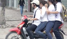 HS vi phạm giao thông bị đình chỉ học: Phụ huynh phản đối là đẩy con trẻ ra đường