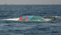 Tàu cá bị đâm chìm ở Hoàng Sa: Tìm thấy 5 ngư dân mất tích