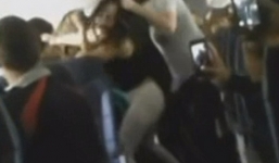 5 phụ nữ ẩu đả làm náo loạn trên máy bay vì mở nhạc quá to