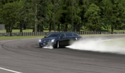 Drift lùi siêu xe Limousine chuyên chở tổng thống Mỹ cực siêu đẳng