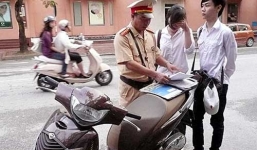 Buộc thôi học 7 ngày vì vi phạm giao thông: Sự răn đe hay niềm vui 'được' nghỉ?