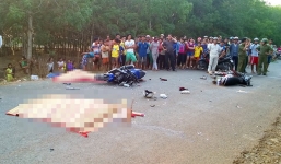 Xe máy đấu đầu, 2 người chết, 1 người bị thương