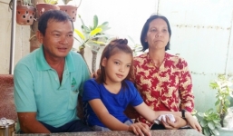 Khó tin cuộc sống thợ hồ và bán vé số của cháu nội vua Thành Thái