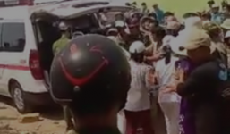 Người phụ nữ tự thiêu trên bãi biển