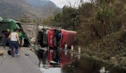 Nhân chứng kể lại vụ tai nạn xe bồn tông xe khách ở Hòa Bình