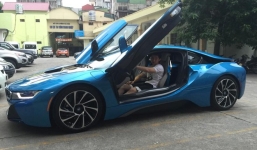 Chủ nhân thực sự của siêu xe BMW i8 “xếp xó” chuồng gà