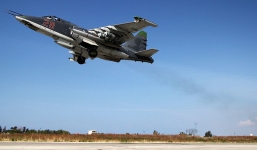 Video: Máy bay vận tải IL-76 hộ tống chiến đấu cơ Nga về nước