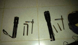 Bắt quả tang hai nam thanh niên mang theo vam phá khóa rình trộm xe máy