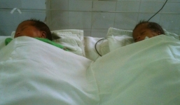 Cặp song sinh nhờ mang thai hộ chào đời tại bệnh viện Từ Dũ