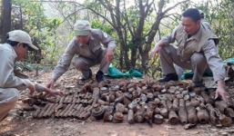 Tá hỏa với 1.000 đạn pháo còn ngòi nổ vứt ở giữa khu dân cư