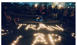 Fan thắp nến khắc tên Trần Lập tưởng nhớ nam ca sĩ